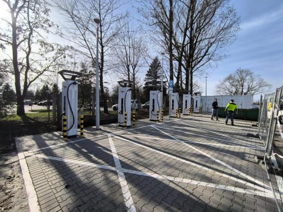 cetel-mobility.pl - Budowa Stacji ładowania EV